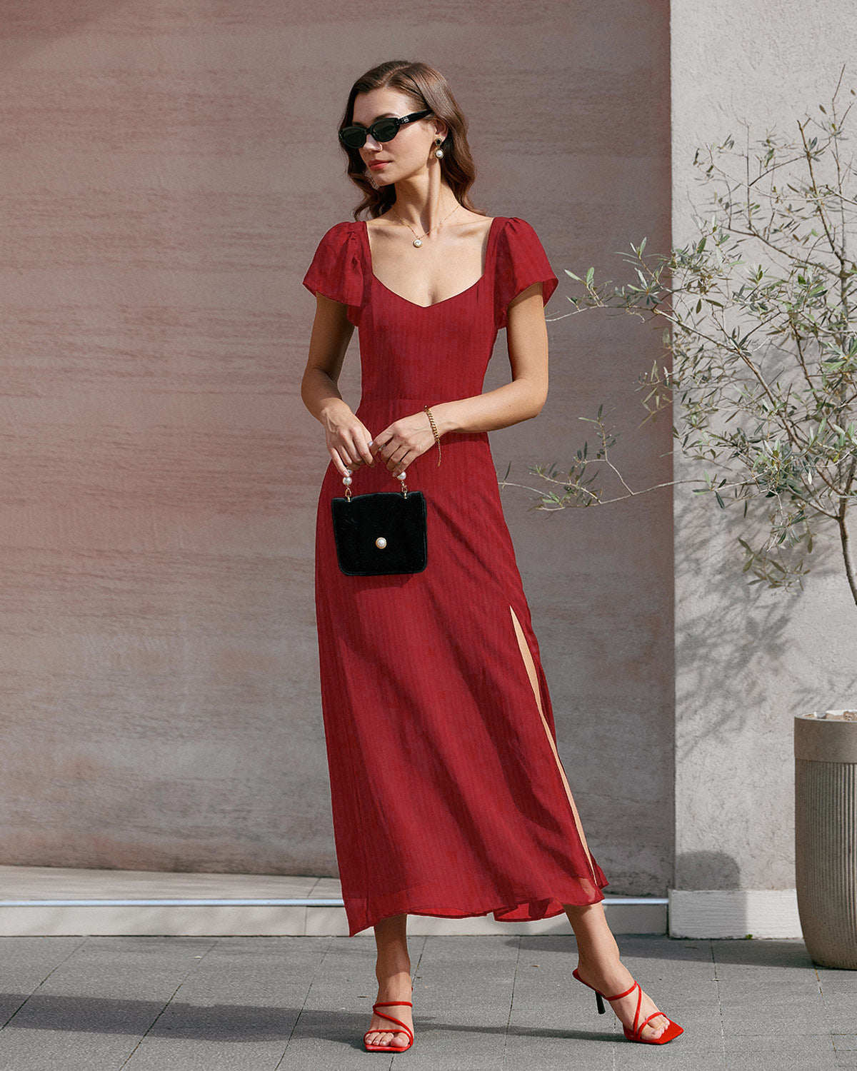 Vestido largo de jacquard con cuello corazón en rojo
