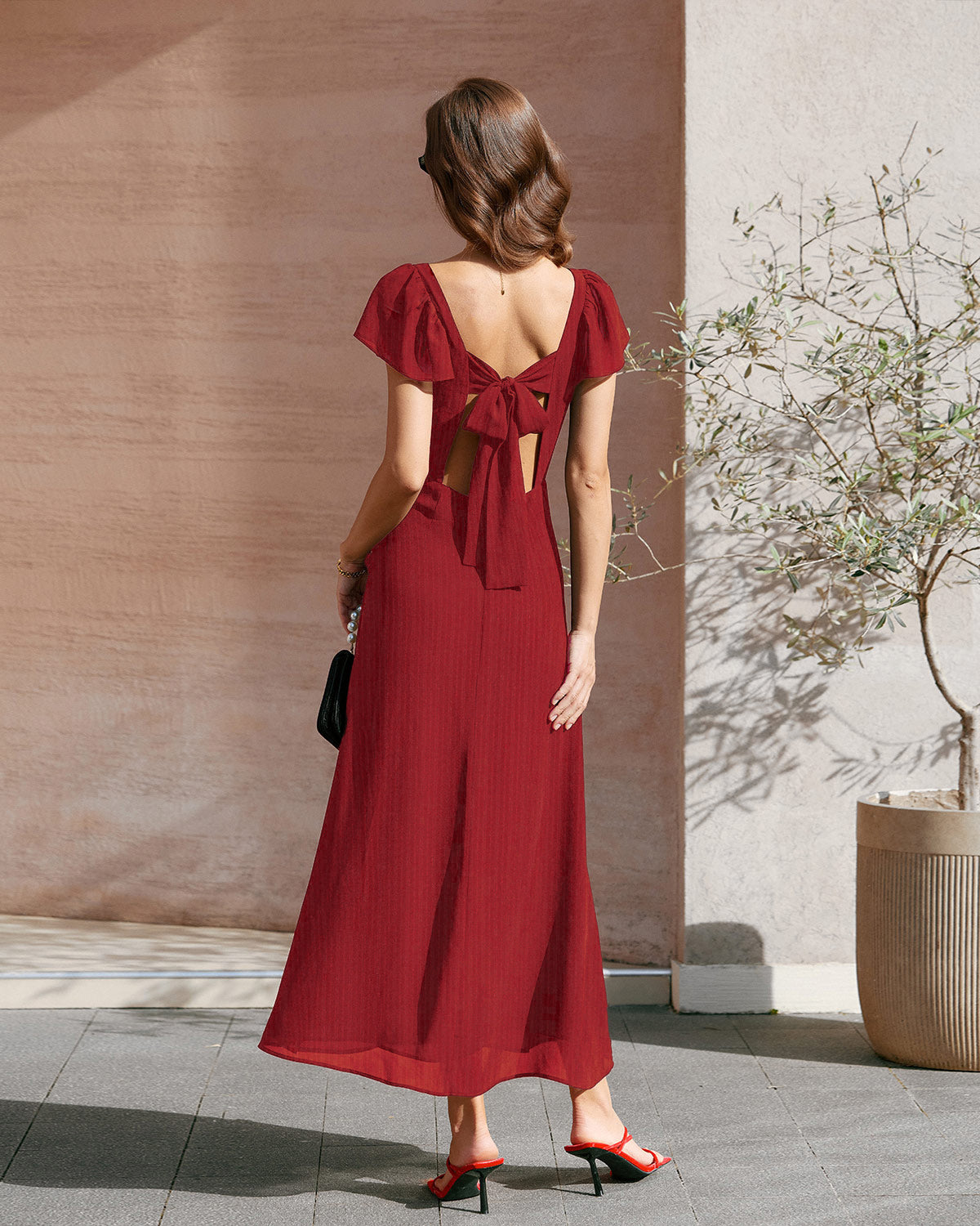 Vestido largo de jacquard con cuello corazón en rojo
