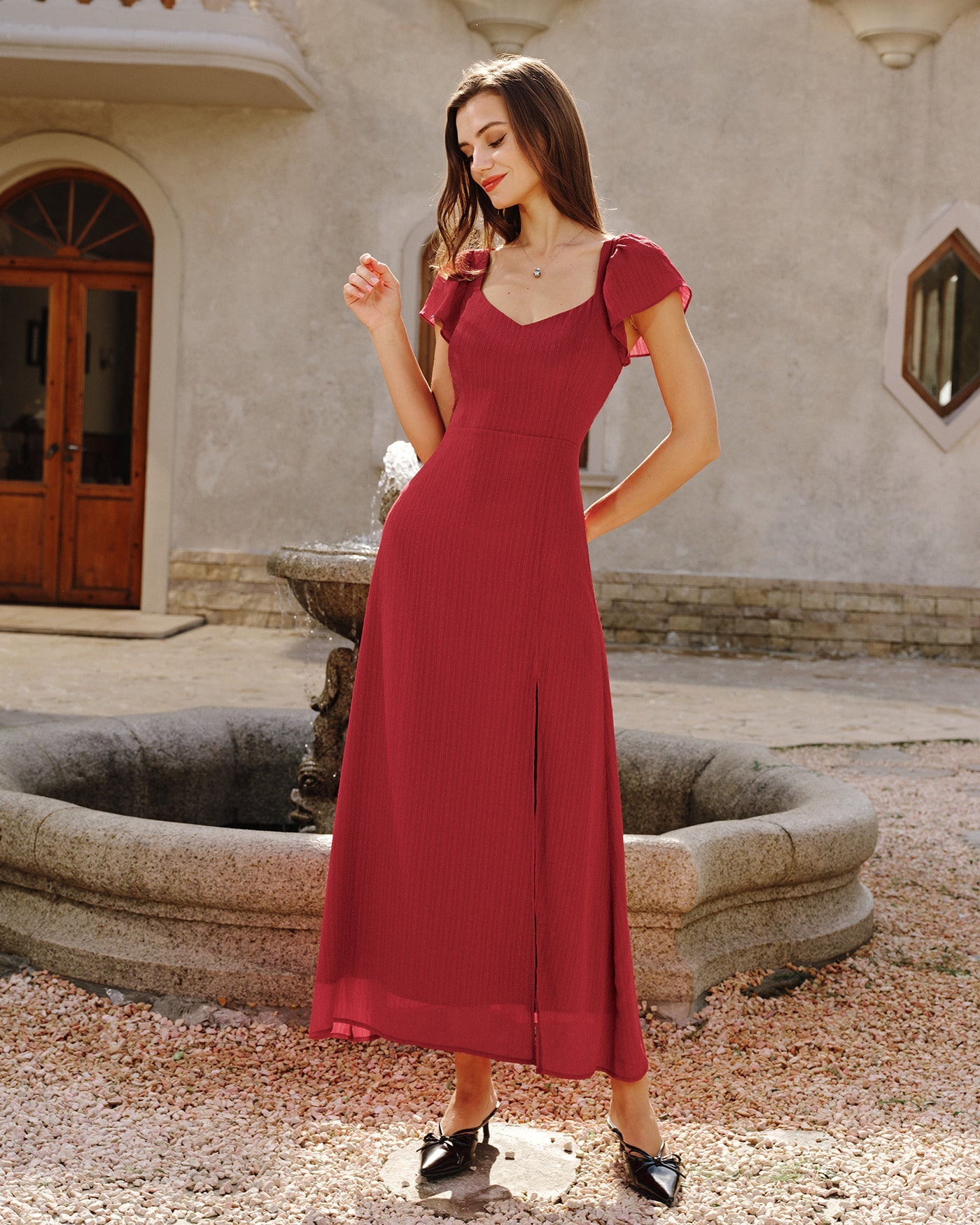 Vestido largo de jacquard con cuello corazón en rojo
